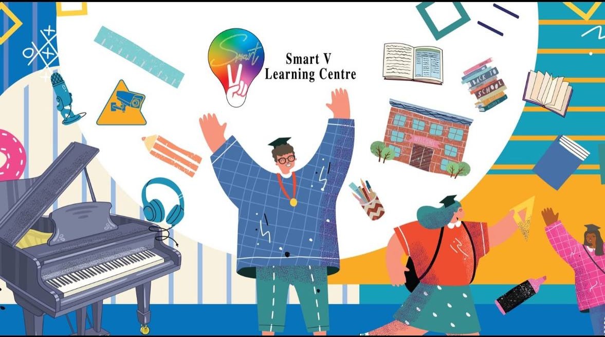 Smart V 官方品牌插畫：戴四方帽的學生開心舉手，旁邊有鋼琴、圖書、畫筆及校舍